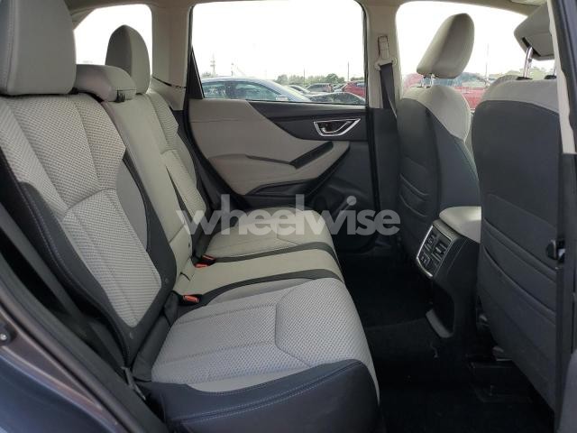 Photo 4 of 2024 SUBARU FORESTER PREMIUM (VIN JF2SKADC3RH487661)