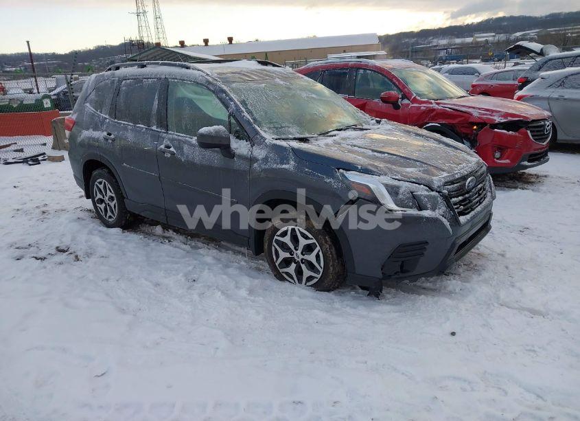 2024 Subaru Forester PREMIUM (VIN JF2SKADC3RH490267) main photo