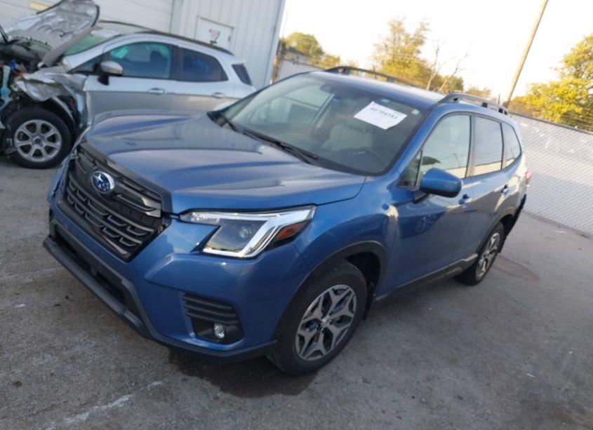 Photo 2 of 2024 Subaru Forester PREMIUM (VIN JF2SKADC4RH490200)