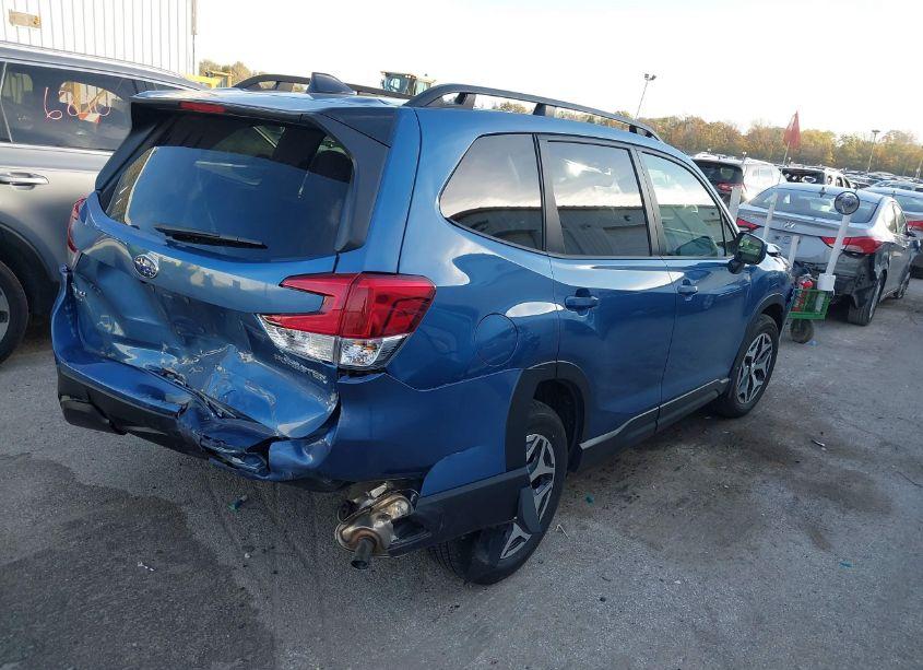 Photo 4 of 2024 Subaru Forester PREMIUM (VIN JF2SKADC4RH490200)