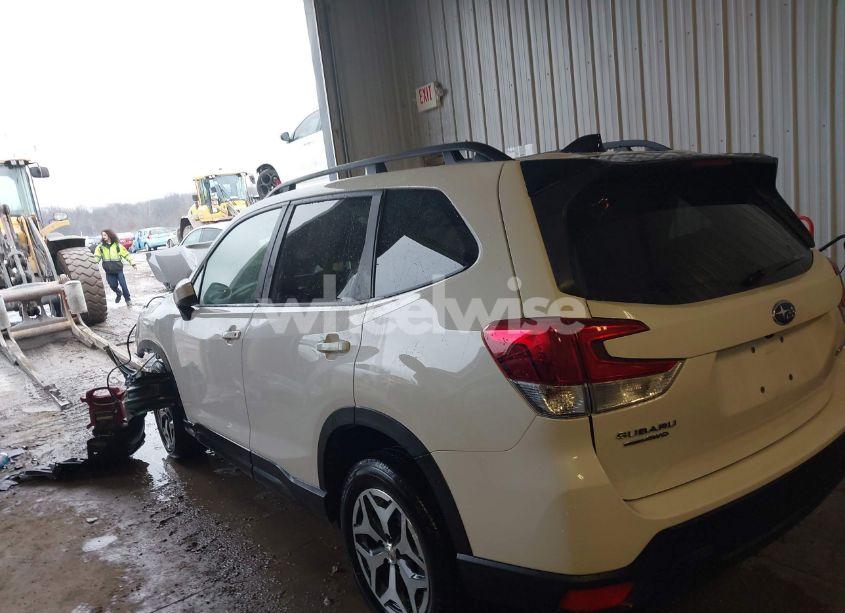 Photo 14 of 2024 Subaru Forester PREMIUM (VIN JF2SKADC5RH491467)