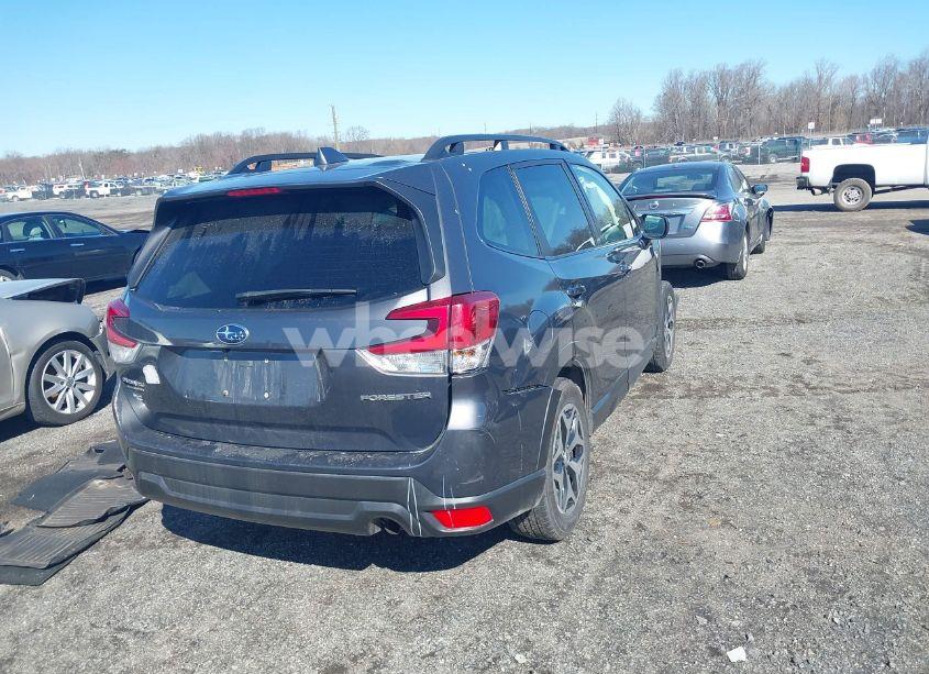 Photo 4 of 2022 Subaru Forester PREMIUM (VIN JF2SKADC6NH400961)