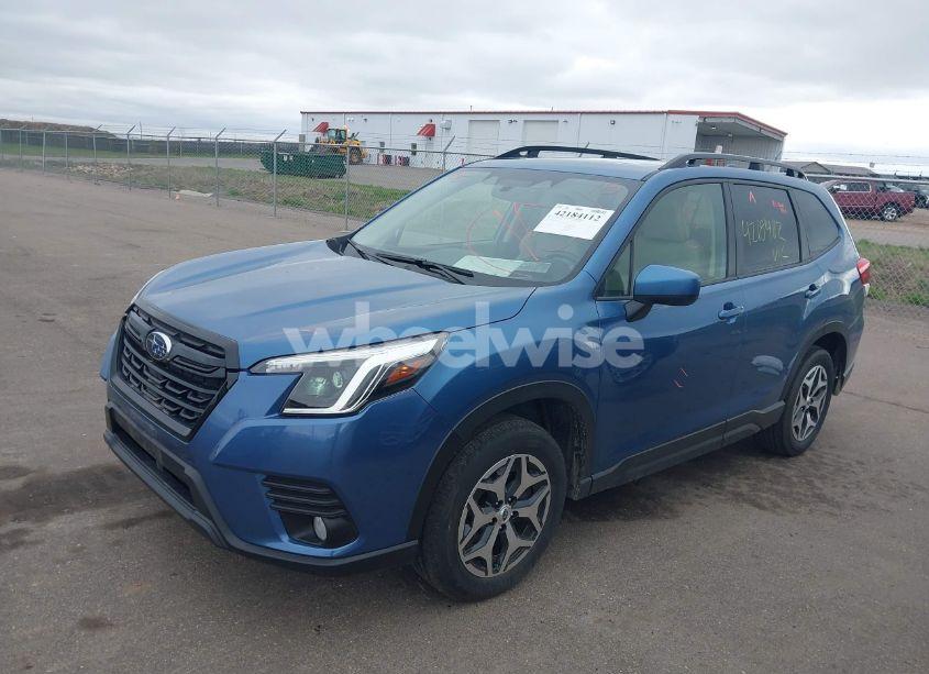 Photo 2 of 2023 Subaru Forester PREMIUM (VIN JF2SKADC7PH427511)