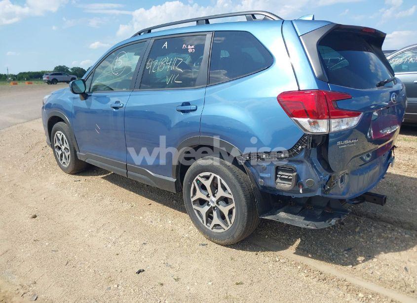 Photo 3 of 2023 Subaru Forester PREMIUM (VIN JF2SKADC7PH427511)