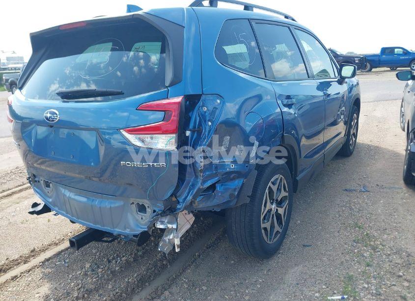 Photo 4 of 2023 Subaru Forester PREMIUM (VIN JF2SKADC7PH427511)
