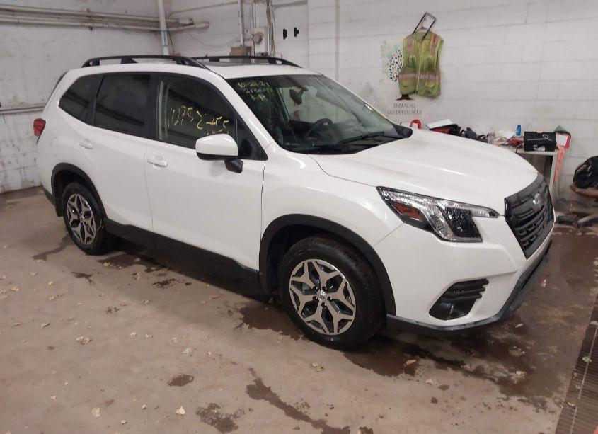 2024 Subaru Forester PREMIUM (VIN JF2SKADC7RH508849) main photo