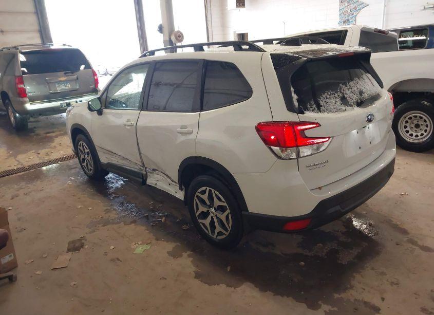 Photo 3 of 2024 Subaru Forester PREMIUM (VIN JF2SKADC7RH508849)