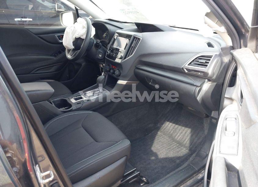 Photo 5 of 2021 Subaru Forester (VIN JF2SKADC8MH428677)