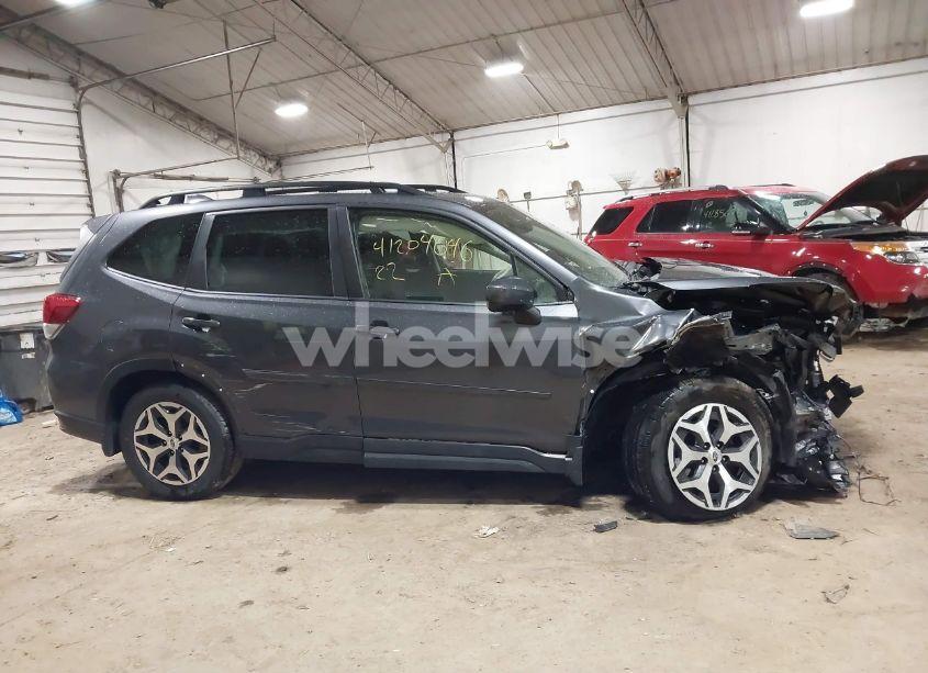 Photo 13 of 2022 Subaru Forester PREMIUM (VIN JF2SKADC8NH428079)