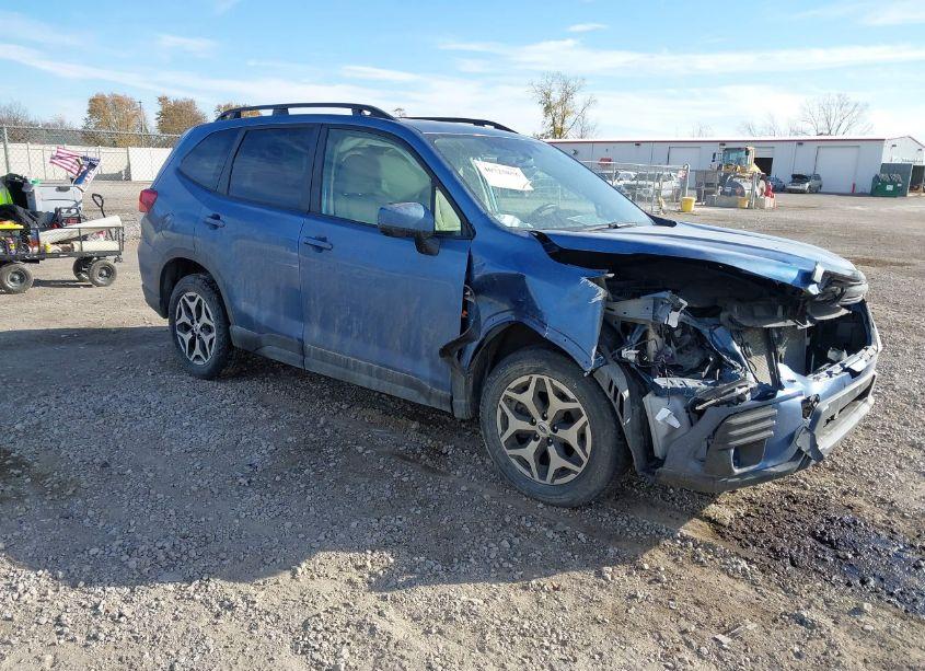 2022 Subaru Forester PREMIUM (VIN JF2SKADC9NH495192) main photo