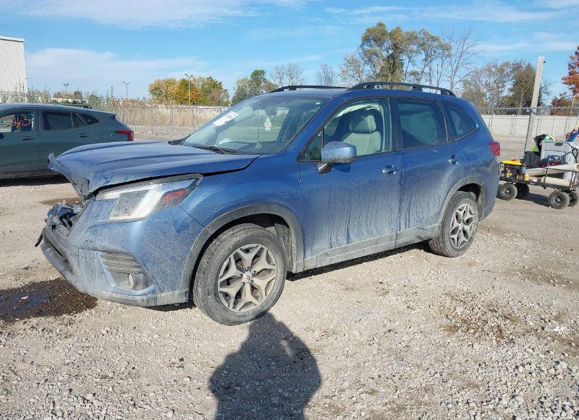 Photo 2 of 2022 Subaru Forester PREMIUM (VIN JF2SKADC9NH495192)