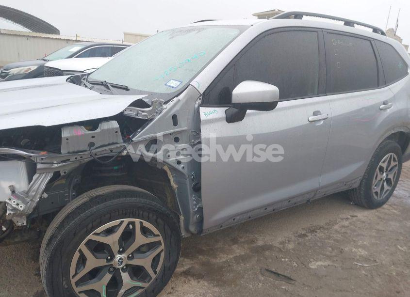 Photo 6 of 2023 Subaru Forester PREMIUM (VIN JF2SKADC9PH502063)