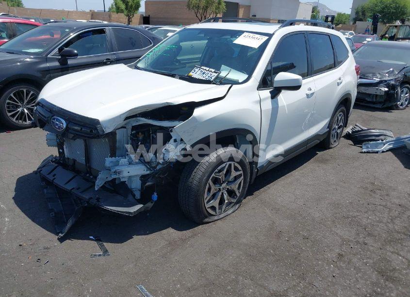 Photo 2 of 2023 Subaru Forester PREMIUM (VIN JF2SKADCXPH409956)