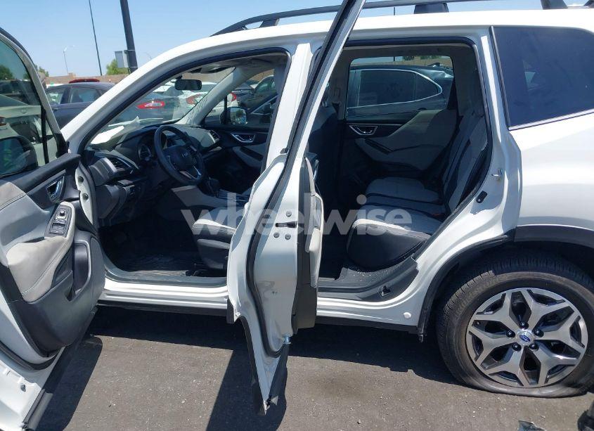 Photo 8 of 2023 Subaru Forester PREMIUM (VIN JF2SKADCXPH409956)