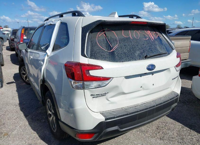 Photo 3 of 2023 Subaru Forester PREMIUM (VIN JF2SKADCXPH509880)
