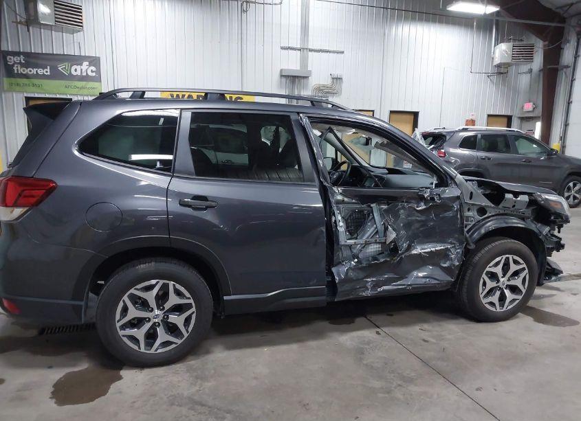 Photo 14 of 2024 Subaru Forester PREMIUM (VIN JF2SKADCXRH451630)