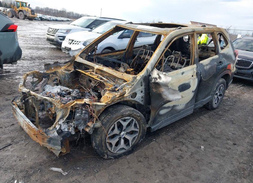 Photo 2 of 2019 Subaru Forester PREMIUM (VIN JF2SKAEC0KH545844)