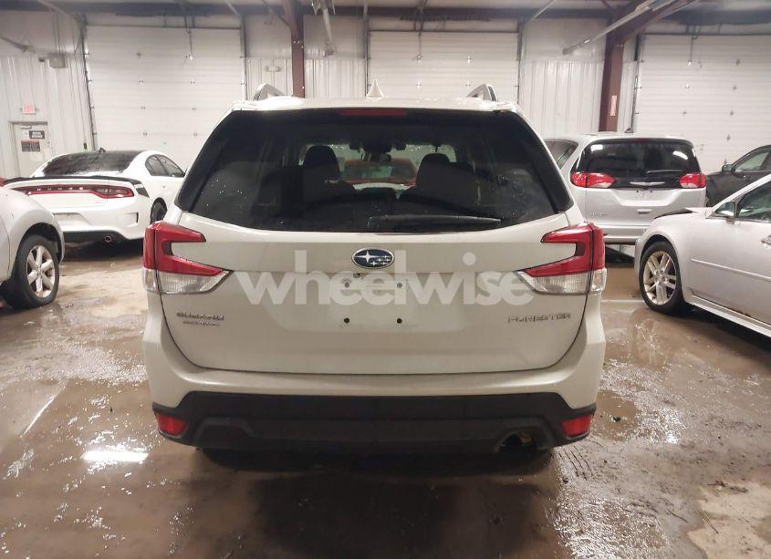 Photo 16 of 2019 Subaru Forester PREMIUM (VIN JF2SKAEC0KH547996)