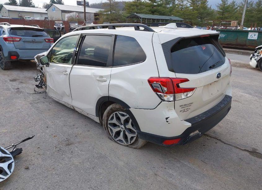 Photo 3 of 2022 Subaru Forester PREMIUM (VIN JF2SKAEC0NH483611)