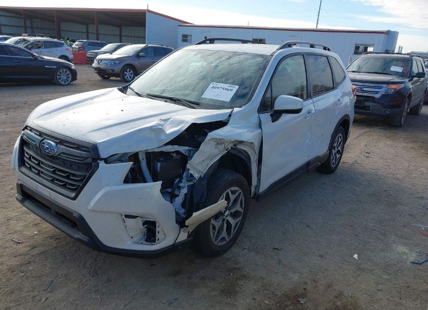 Photo 2 of 2023 Subaru Forester PREMIUM (VIN JF2SKAEC0PH434573)