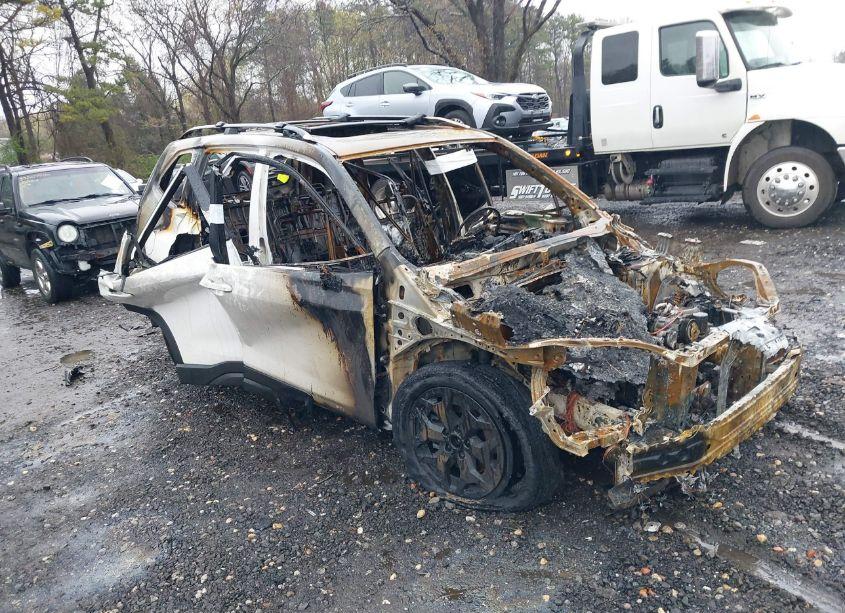 2023 Subaru Forester PREMIUM (VIN JF2SKAEC0PH545737) main photo