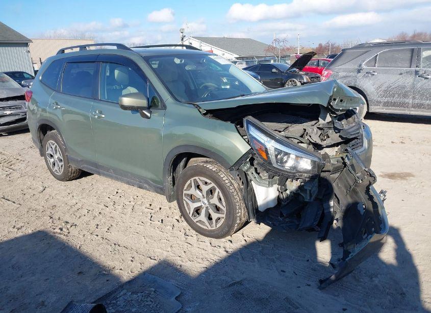 2019 Subaru Forester PREMIUM (VIN JF2SKAEC2KH455790) main photo