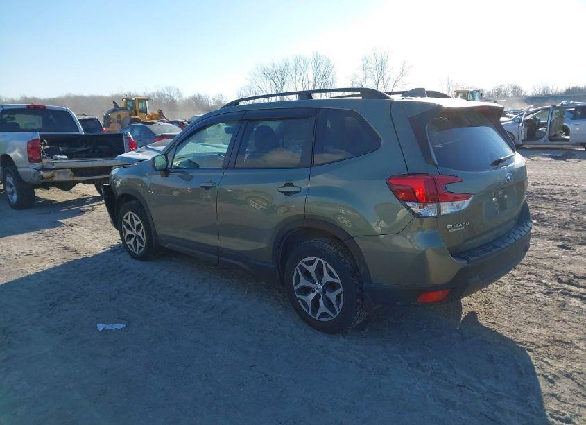 Photo 3 of 2019 Subaru Forester PREMIUM (VIN JF2SKAEC2KH455790)