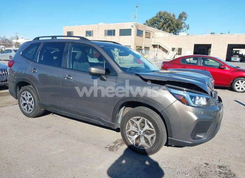 2019 Subaru Forester PREMIUM (VIN JF2SKAEC2KH457846) main photo
