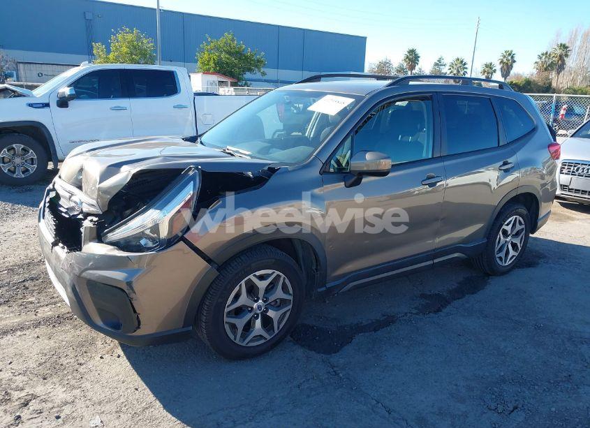 Photo 2 of 2019 Subaru Forester PREMIUM (VIN JF2SKAEC2KH457846)