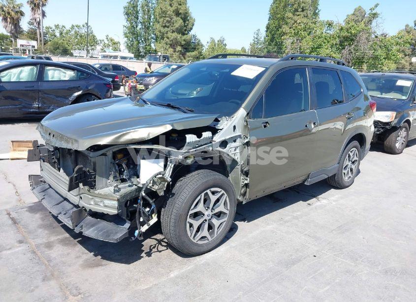 Photo 2 of 2022 Subaru Forester PREMIUM (VIN JF2SKAEC2NH431414)