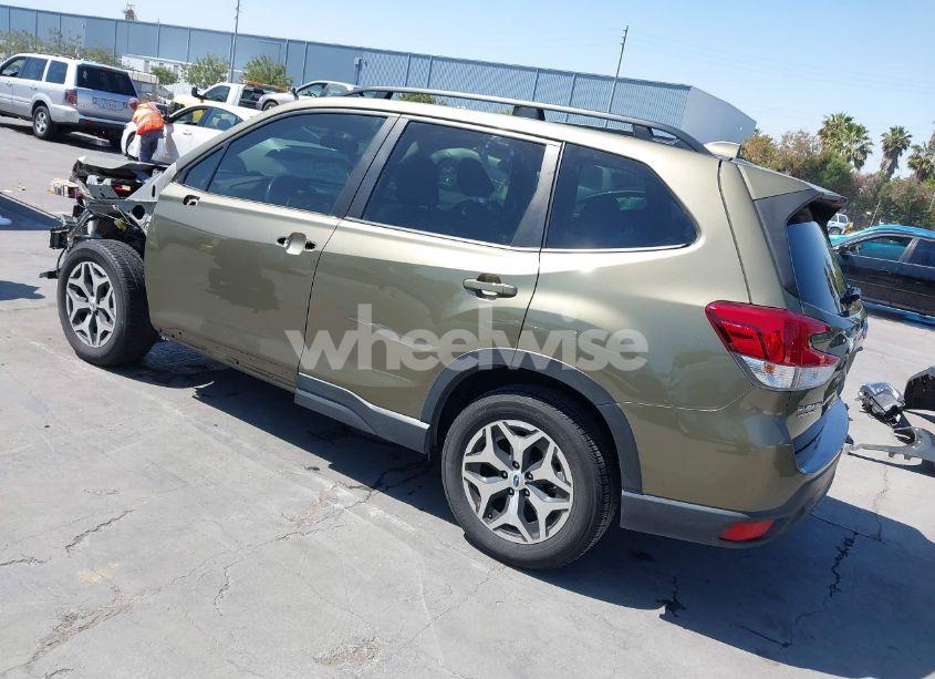 Photo 3 of 2022 Subaru Forester PREMIUM (VIN JF2SKAEC2NH431414)