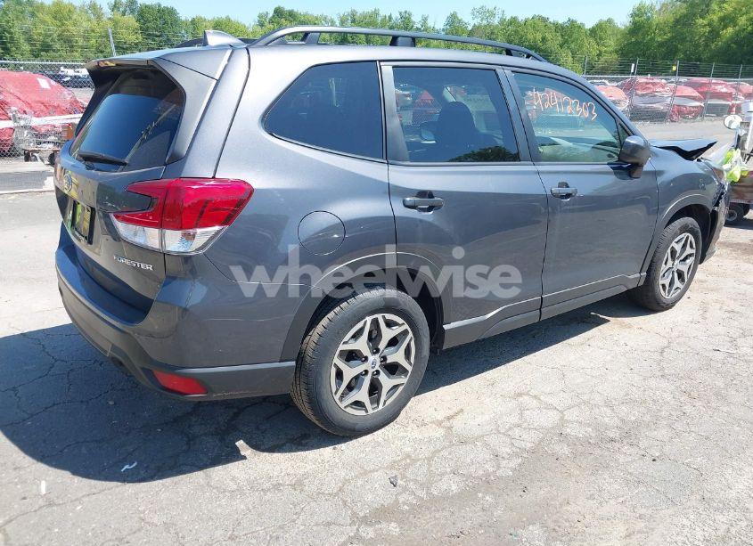 Photo 4 of 2022 Subaru Forester PREMIUM (VIN JF2SKAEC2NH436970)