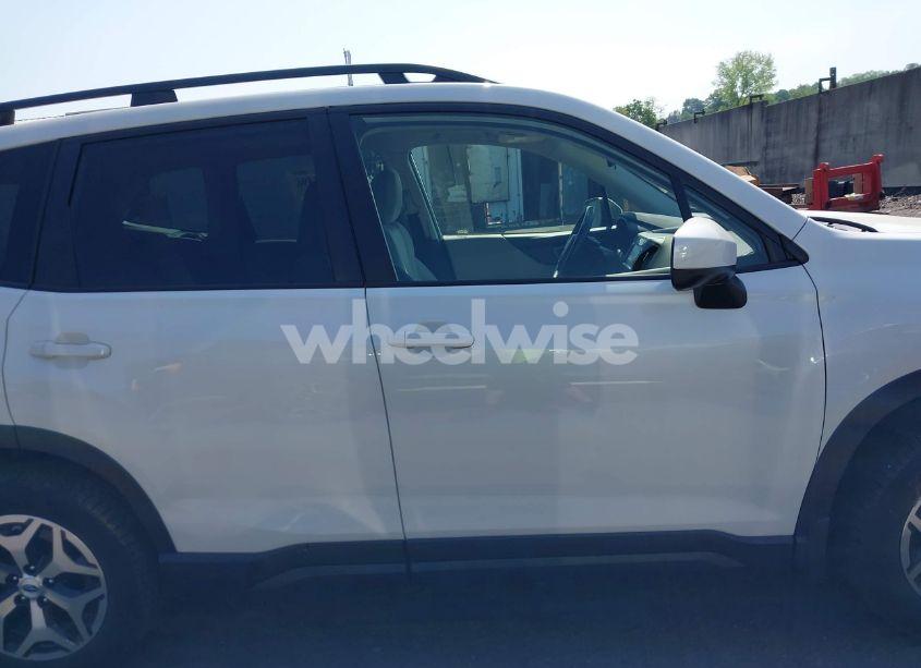 Photo 13 of 2022 Subaru Forester PREMIUM (VIN JF2SKAEC2NH440274)