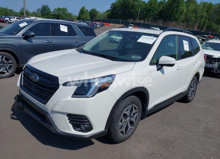 Photo 2 of 2022 Subaru Forester PREMIUM (VIN JF2SKAEC2NH440274)