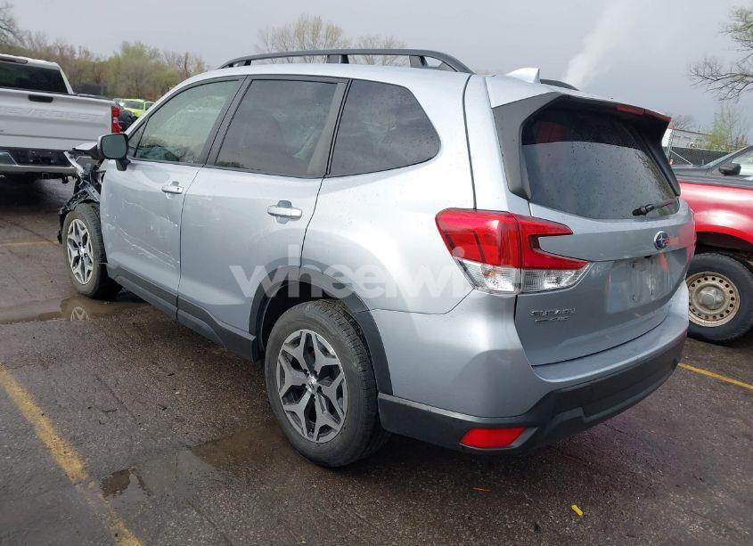 Photo 3 of 2022 Subaru Forester PREMIUM (VIN JF2SKAEC2NH452330)