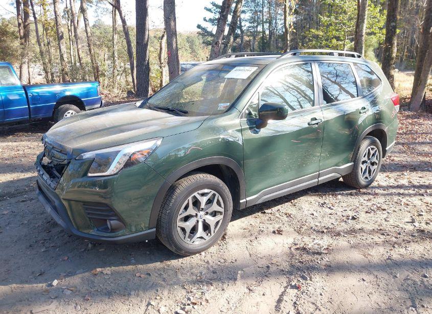 Photo 2 of 2023 Subaru Forester PREMIUM (VIN JF2SKAEC2PH508589)