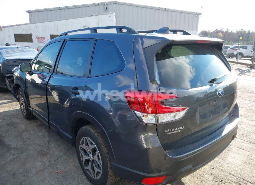 Photo 3 of 2022 Subaru Forester PREMIUM (VIN JF2SKAEC3NH507934)