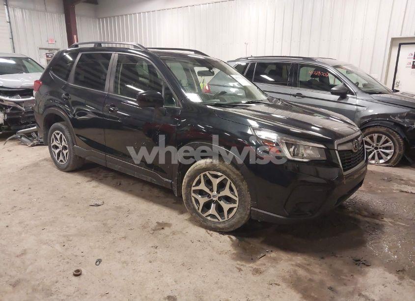 2019 Subaru Forester PREMIUM (VIN JF2SKAEC4KH535317) main photo