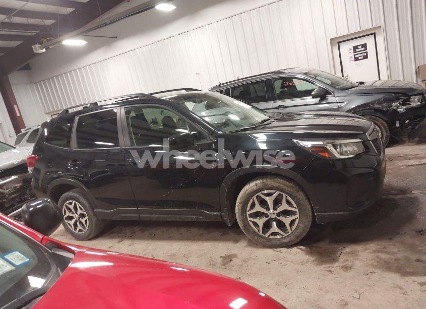 Photo 13 of 2019 Subaru Forester PREMIUM (VIN JF2SKAEC4KH535317)