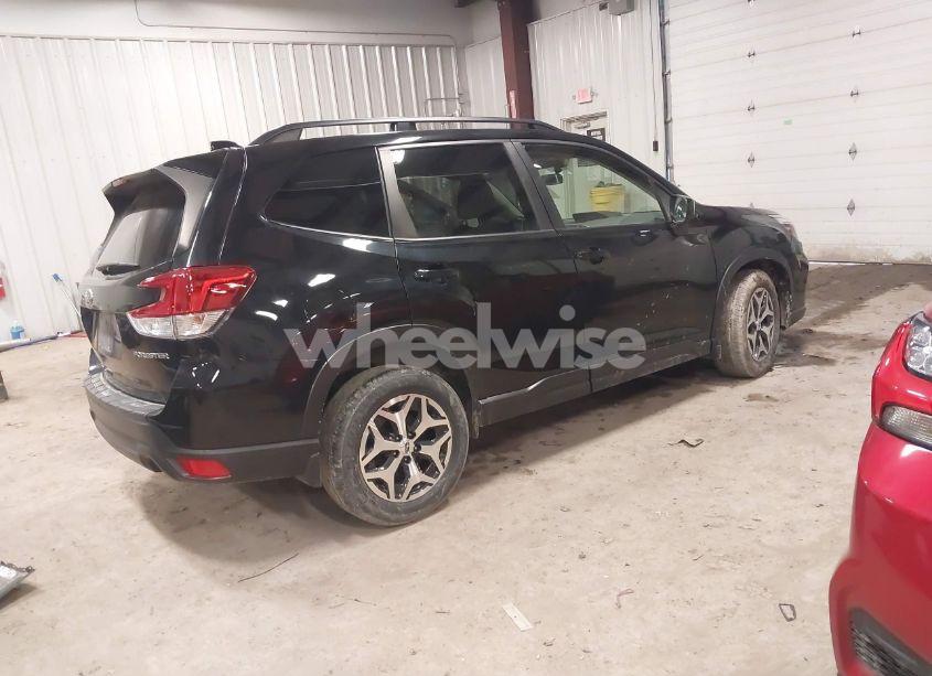 Photo 4 of 2019 Subaru Forester PREMIUM (VIN JF2SKAEC4KH535317)