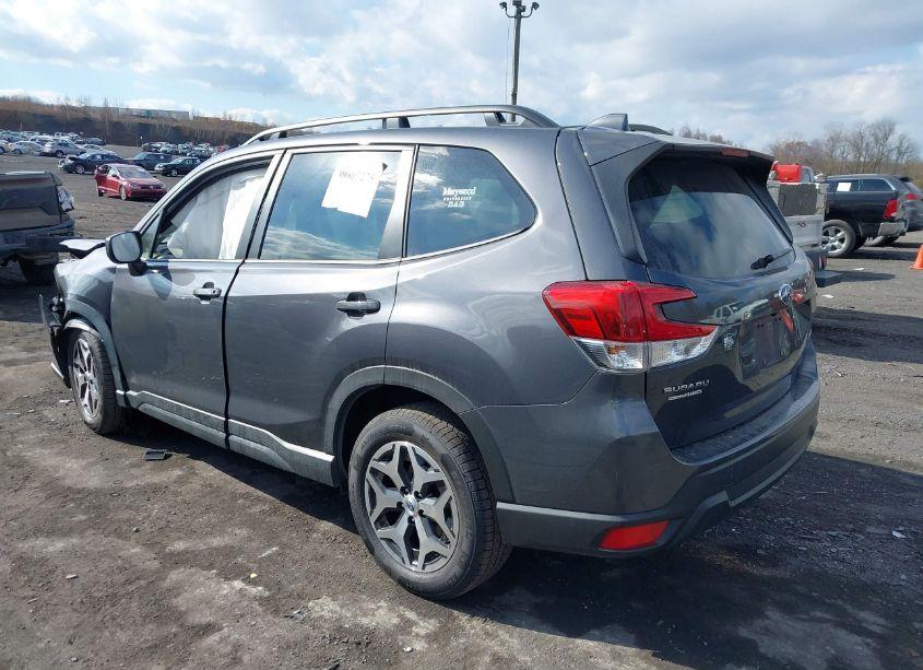 Photo 3 of 2023 Subaru Forester PREMIUM (VIN JF2SKAEC4PH507735)