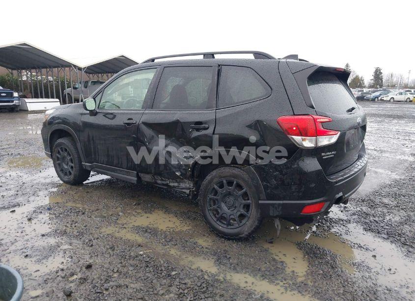 Photo 3 of 2019 Subaru Forester PREMIUM (VIN JF2SKAEC6KH551325)