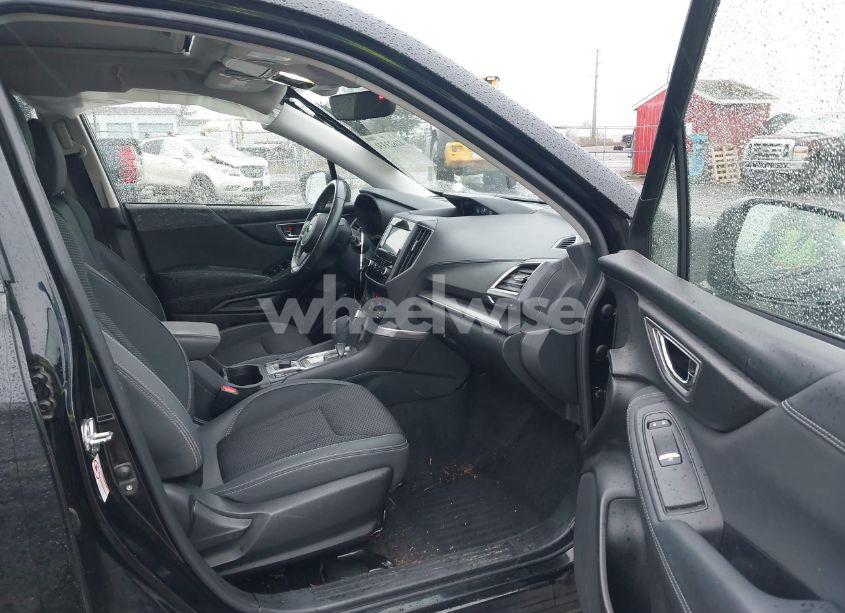 Photo 5 of 2019 Subaru Forester PREMIUM (VIN JF2SKAEC6KH551325)