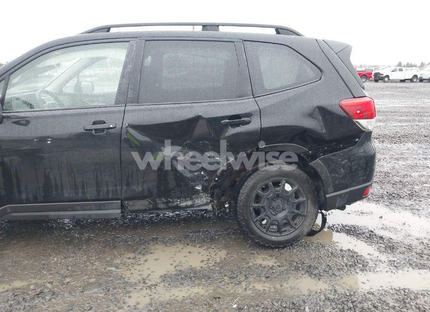 Photo 6 of 2019 Subaru Forester PREMIUM (VIN JF2SKAEC6KH551325)