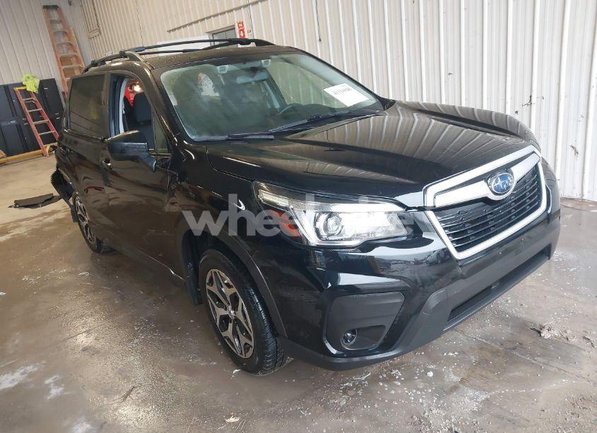 2019 Subaru Forester PREMIUM (VIN JF2SKAEC7KH568778) main photo