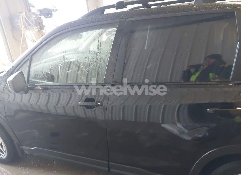 Photo 14 of 2019 Subaru Forester PREMIUM (VIN JF2SKAEC7KH568778)