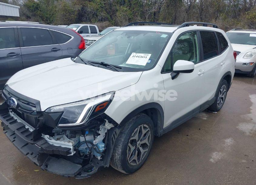 Photo 2 of 2022 Subaru Forester PREMIUM (VIN JF2SKAEC7NH460505)