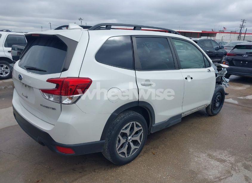 Photo 4 of 2022 Subaru Forester PREMIUM (VIN JF2SKAEC7NH460505)