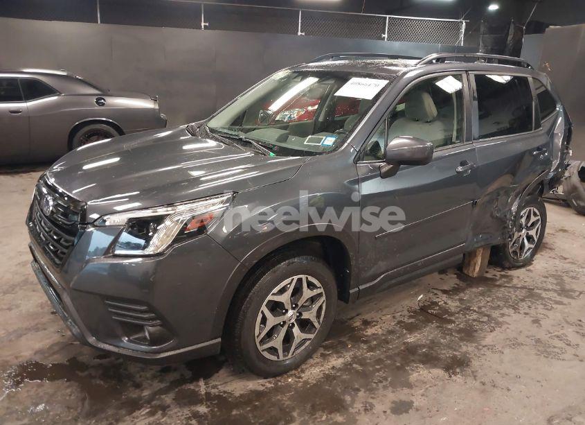 Photo 2 of 2022 Subaru Forester PREMIUM (VIN JF2SKAEC7NH467888)