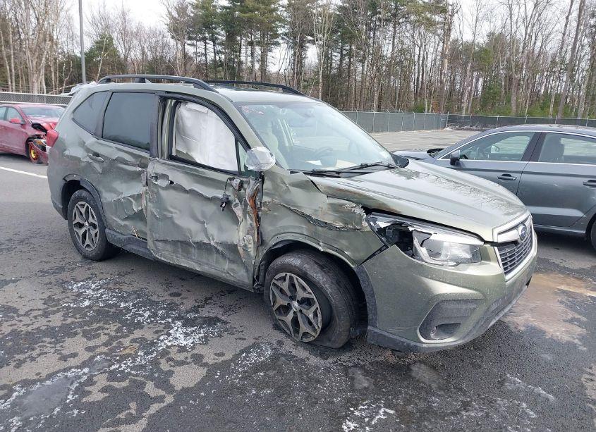 2019 Subaru Forester PREMIUM (VIN JF2SKAEC8KH460895) main photo